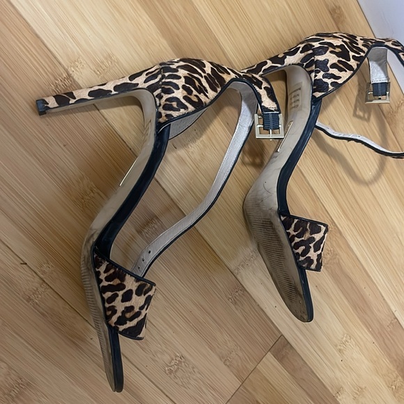 Louise et Cie 3 1/2” stilleto leopard print ankle strap sandals - Picture 4 of 4